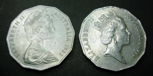 Lot of TWO Australian 50c coins (1 x 1982 Commonwealth & 1 x 1996) - One bit takes BOTH coins.