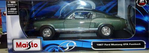 Ford Mustang GTA 1967 model car Fastback die cast 1/18 scale Maisto Green