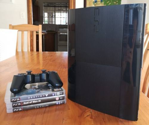 PS3 Super Slim Console 500GB with OEM Controller and 3 Games