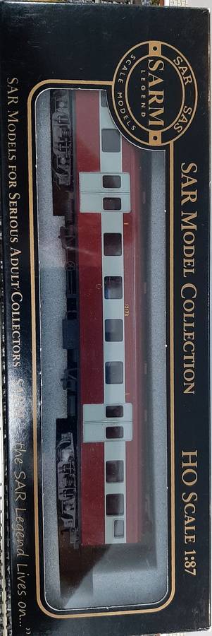 Lima Suburban coach 1st class new with Lima couplers boxed