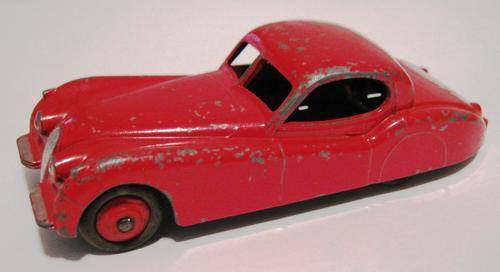 100% ORIGINAL ENGLISH MECCANO DINKY NO 157 JAGUAR XK 120 IN RED