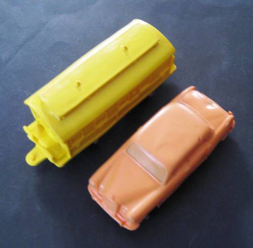 SCARCE "TOMTE LAERDAL" PLASTIC CARS FROM THE 60'S FROM NORWAY. NO 9 MERCEDES AND COACH. NOT DINKY.
