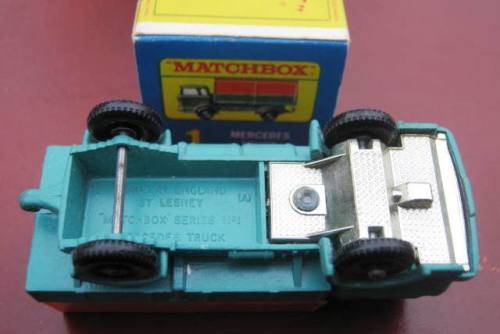 MINT BOXED MATCHBOX LESNEY NO 1E  "MERCEDES BENZ LORRY" IN MINT GREEN. NOT CORGI OR DINKY.
