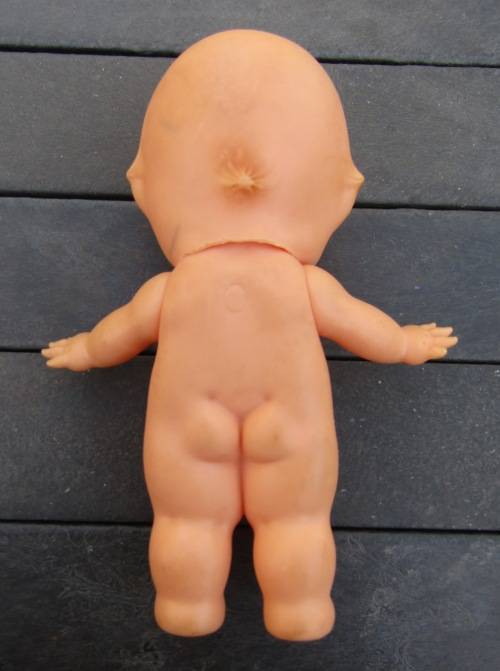OLD KEWPIE DOLL IN PERFECT CONDITION. PLEASE SEE PICTURES.