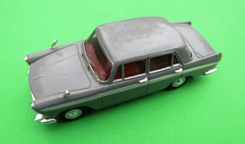 BEAUTIFUL  `AUSTIN CAMBRIDGE` BY VANGUARDS. PERFECT CONDITION. NOT DINKY.