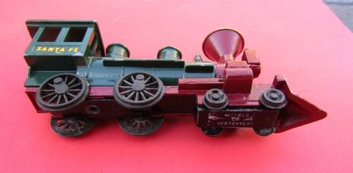 FAMOUS `SANTA FE` STEAM TRAIN IN GREEN  BY LESNEY MATCHBOX FROM ENGLAND. NOT DINKY TOY.