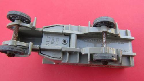 NEAR MINT VINTAGE DIE-CAST METAL `OSRAM` TRUCK IN GREY BY `LESNEY MATCHBOX` FROM ENGLAND. NOT DINKY.