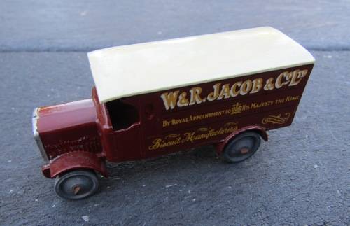 MINT VINTAGE DIE-CAST METAL NO 7 `LEYLAND 4 TON` TRUCK BY `LESNEY MATCHBOX` FROM ENGLAND. NOT DINKY.