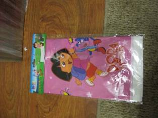 dora TABLE COVER PLASTIC