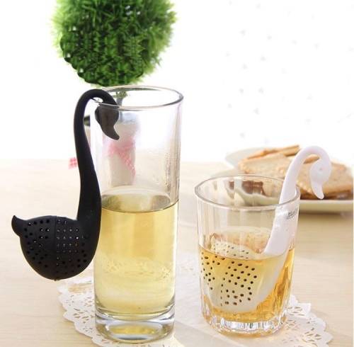SPECIAL!!!  Swan Tea Infuser / Tea strainer & spoon - lot of 4