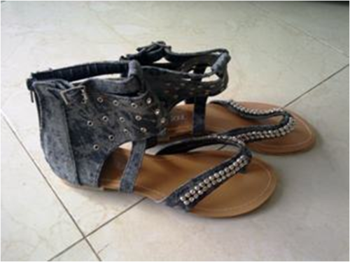 YDE Ladies denim gladiator sandal size 5