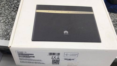 Huawei - B525S-65A - LTE CAT6 - Wi-Fi 2.4G and 5G - Router - Immaculate Condition