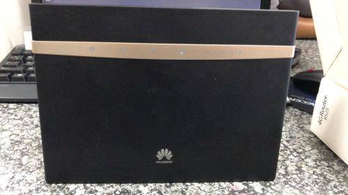 Huawei - B525S-65A - LTE CAT6 - Wi-Fi 2.4G and 5G - Router - Immaculate Condition
