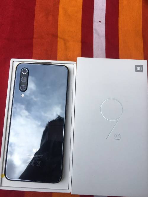 Xiaome || Mi 9SE || 128GB || 6GB Ram || Dual Sim || BRAND NEW Open Box