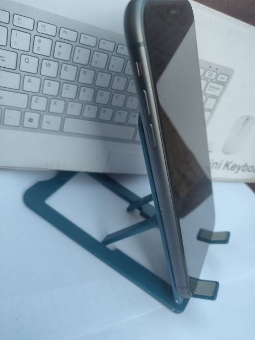 iPhone 11 || 64GB || Black || Practically NEW ||