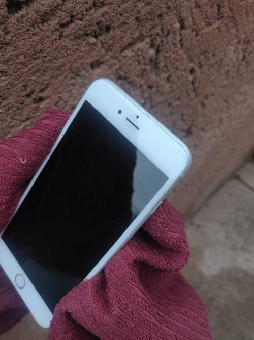 iPhone 6 Plus || 64GB || Silver || Immaculate Condition