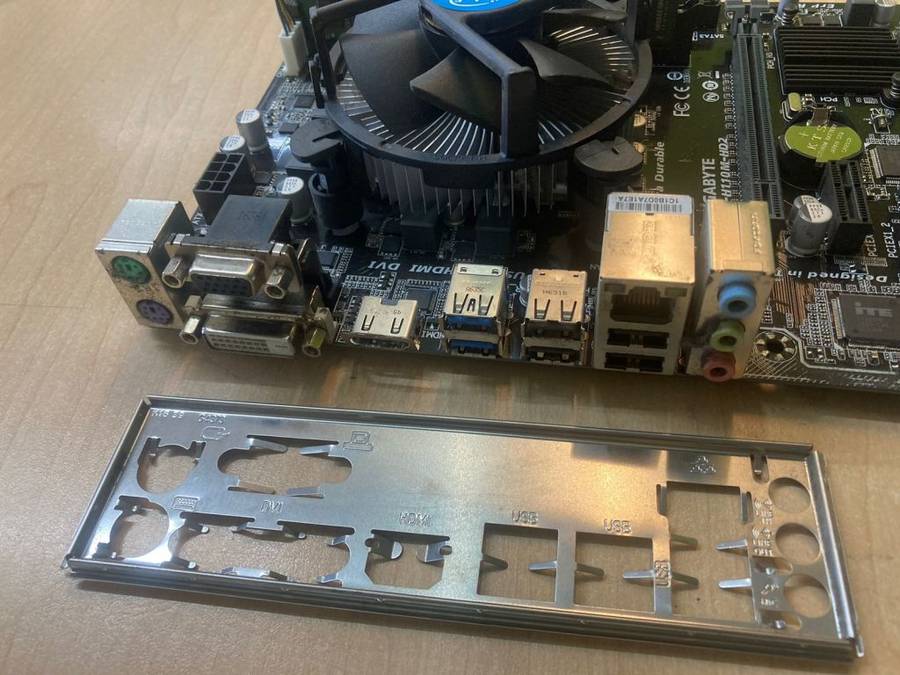 COMBO GIGABYTE H110M HD2 MOTHERBOARD + i5-6400 CPU 8th GEN + 8GB DDR4