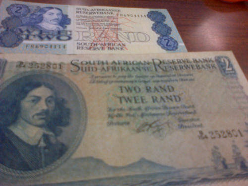 4 SETS OF 2 X R2  NOTES. ONE IS BY GERALD DE KOCK AND OTHER BY G RISSIK