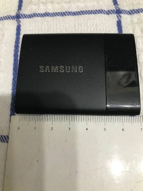 SAMSUNG 1TB USB3 SSD DRIVE