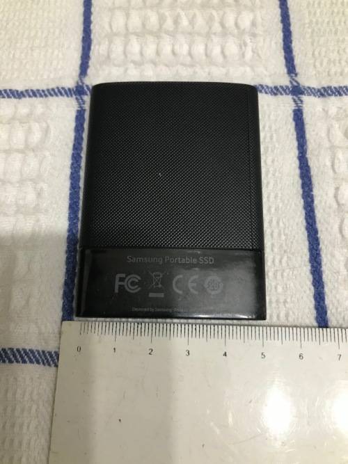 SAMSUNG 1TB USB3 SSD DRIVE