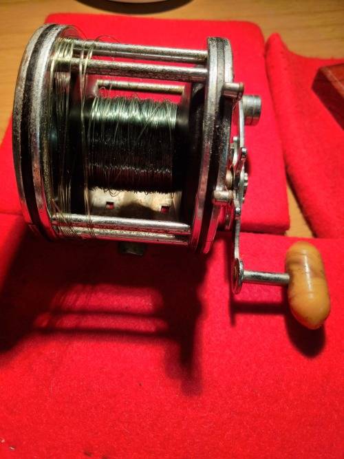 PENN 49 FISHING REEL
