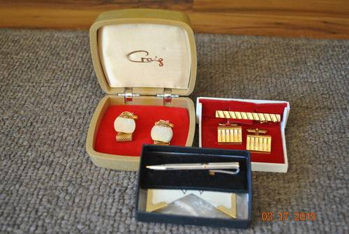 Cufflinks, collar corners and tie pin