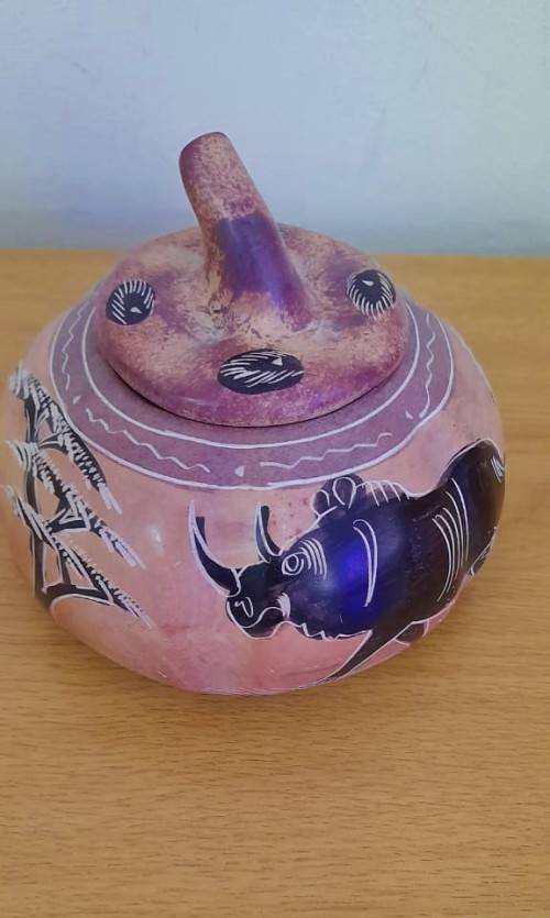 SOAPSTONE CALABASH / POT WITH SAN ROCK ART DESIGN