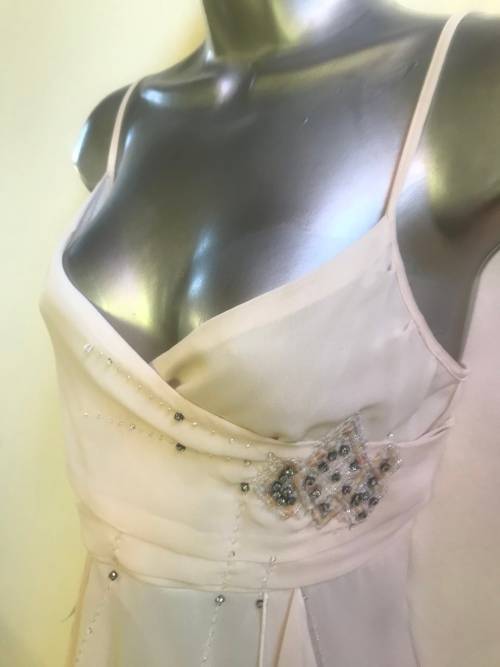 Suits a size 14 / 38 Kelso by Edgars cream embellished top posh!