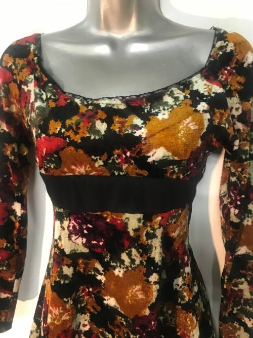 10 / 34 vintage inspired floral velvet dress