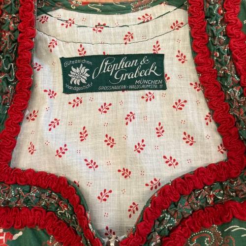 Girls dirndl dress suits 7- 8 years