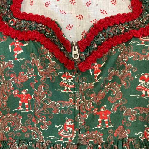 Girls dirndl dress suits 7- 8 years