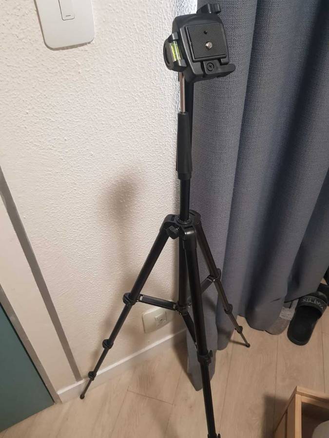 Digital Camera with tripod