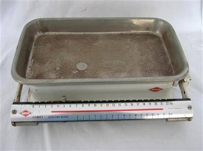 VINTAGE KRUPS SCALE ( COMET)..MADE IN GERMANY.30.50cm LONG X 21.50cm WIDE INCLUDING THE WEIGHT BAR.