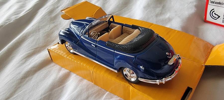 Blue Metal Classic Vintage Model Car, functioning opening doors!