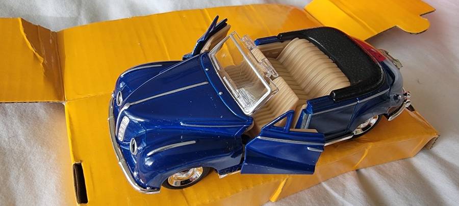 Blue Metal Classic Vintage Model Car, functioning opening doors!