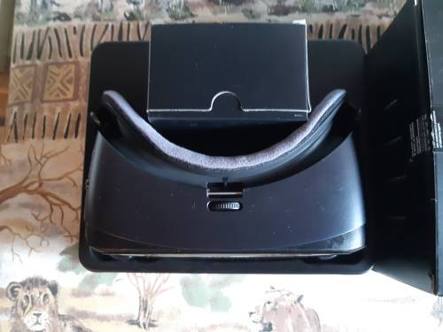 SAMSUNG GEAR VR WITH CONTROLLER