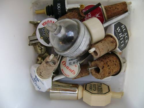 Vintage spirit pourer: Grant's Scotch Whisky (material: metal)