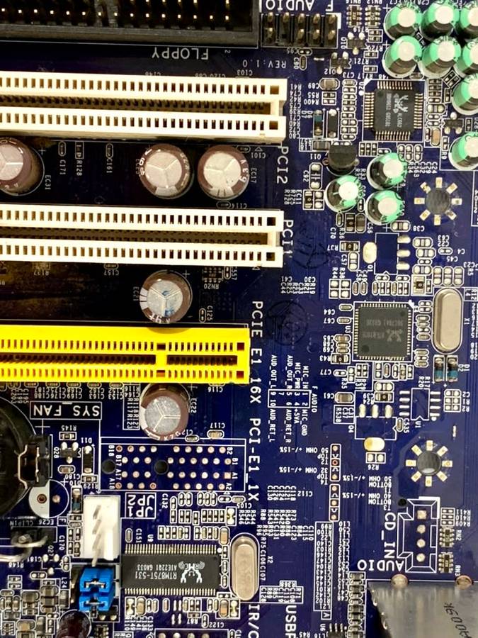Foxconn N15235 Motherboard including CPU, RAM and Video Graphics Card