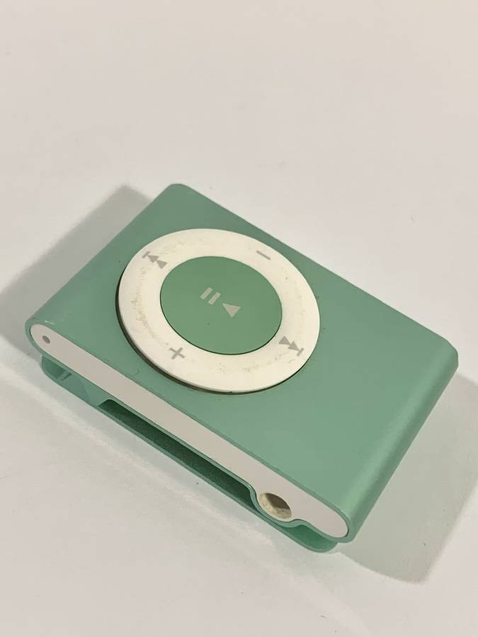 Apple iPod Shuffle Bundle -  2nd Generation (Factory Reset)