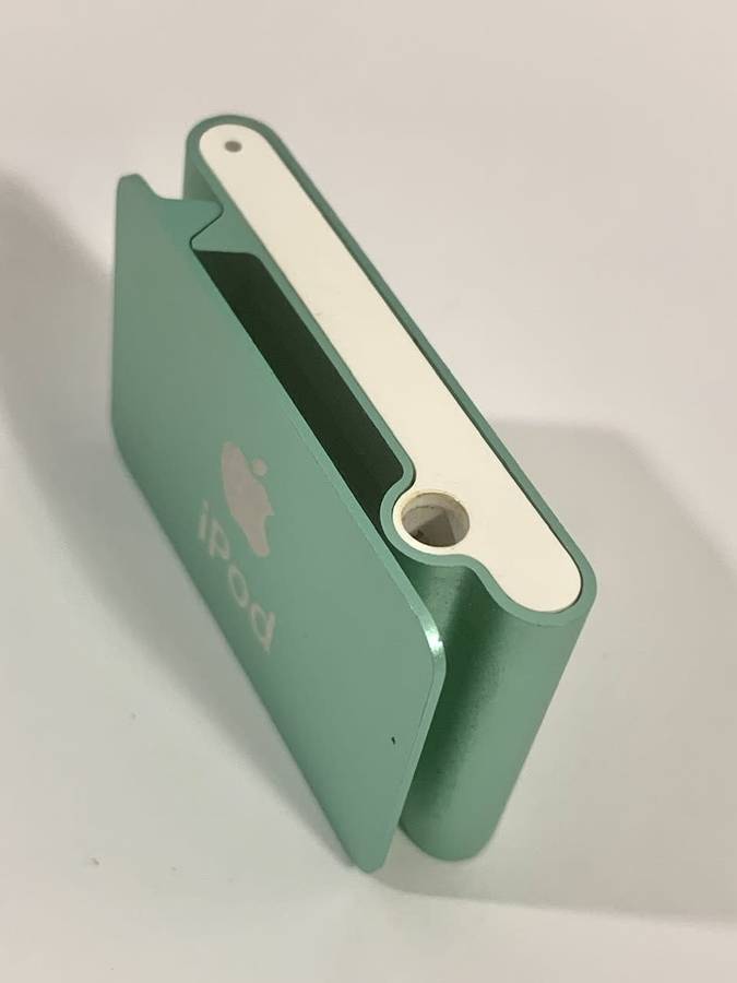 Apple iPod Shuffle Bundle -  2nd Generation (Factory Reset)