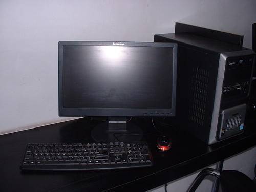 SAHARA PC Complete with 18.5" Lenovo LCD Monitor
