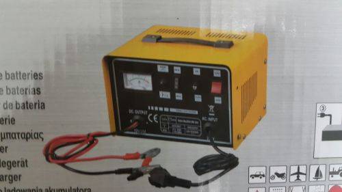12 /24V BATTERY CHARGER (30Ah -220Ah)