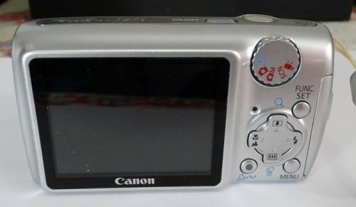 Canon Powershot Auto 7-1 Megapixel Camera Almost New