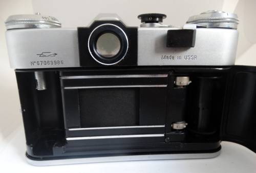 Very Clean and Heavy Zeneit-E camera. 100 % Working. Tested