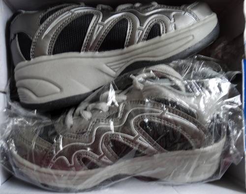2 in 1 Wheelie Shoes Color Grey/Black. Fits 5 -7 year old Size 13