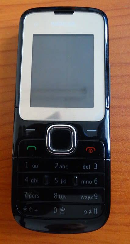 Nokia Cell Phone. Battery doesn't Charge. For spares or restoration