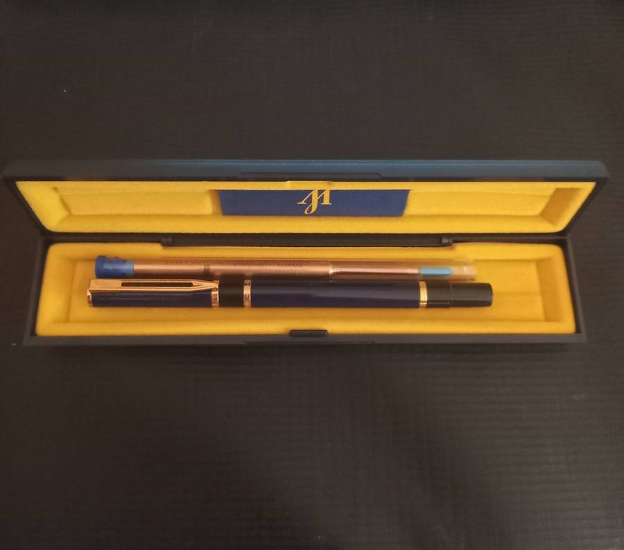 Waterman Ball Penn with refill in Presentation box