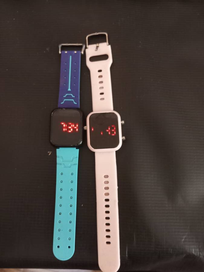 Women and  Men`s Wrist watch. 100% working (20)
