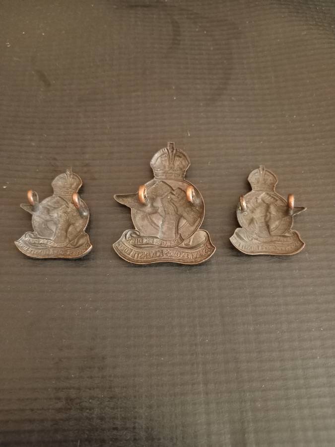 Services Corps Shoulder and Cap Badges. See description