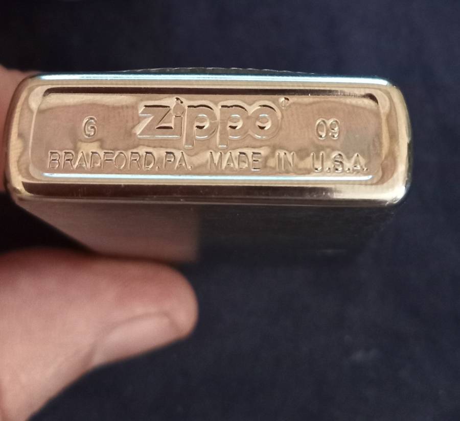 Harley Davidson Zippo Lighter. needs gas